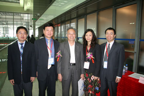 老朋友欢聚一堂