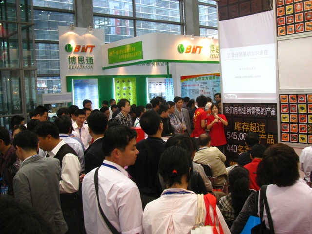 图3 Digi-Key场面火爆因素之——小批量采购讲座