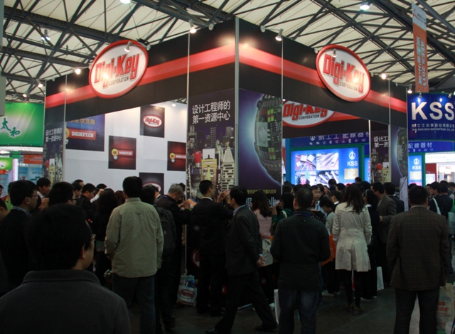 图1  展会期间Digi-Key展台人流如织