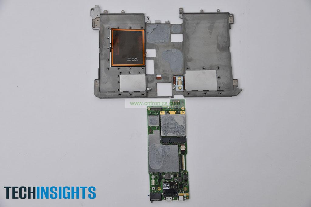 将PCB与金属分离，从PCB板上卸下无线通讯板
