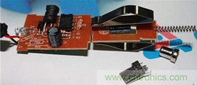 缺少fuse的假冒伪劣车载充电器