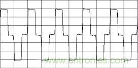 变压器原边电压波形100V/Div 20&mu;s/Div