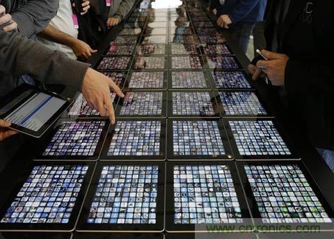 苹果坐不住了：iPhone屏幕元件尺寸要变大？