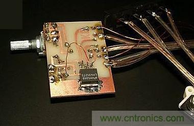 焊接完毕，背面