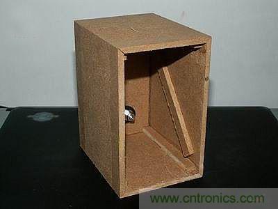 焊接完毕，背面