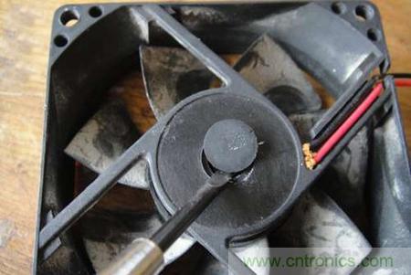 想减少电费吗？DIY一个迷你风力发电机吧