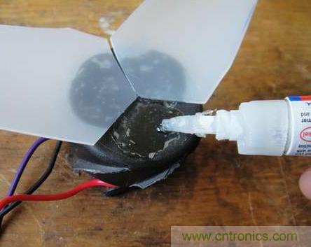 想减少电费吗？DIY一个迷你风力发电机吧