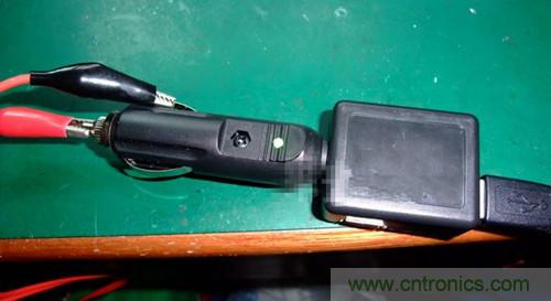 DIY：自制安全高效车用手机充电器