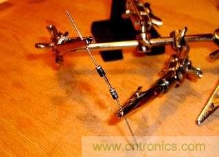 &ldquo;摇一摇&rdquo;手电筒DIY