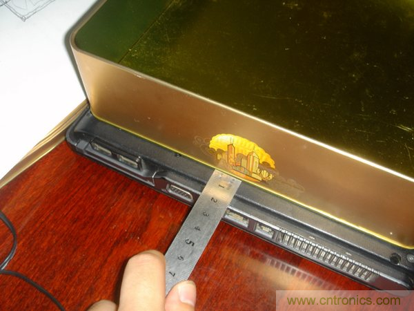 月饼盒DIY:自制笔记本散热风扇