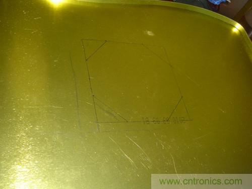 月饼盒DIY:自制笔记本散热风扇