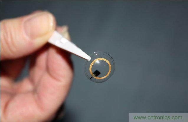 MEMS传感器体积微小，精度可达微米级别