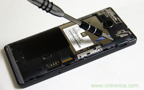 拆解4G新机索尼M35t：用料十足，易于维修