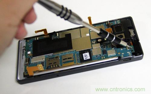 拆解4G新机索尼M35t：用料十足，易于维修