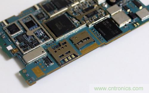 拆解4G新机索尼M35t：用料十足，易于维修