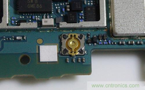 拆解4G新机索尼M35t：用料十足，易于维修