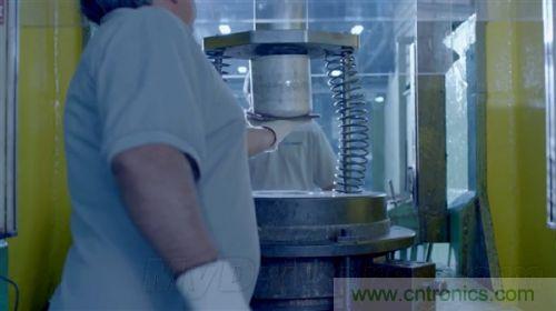 颠覆传统设计，苹果全新Mac Pro生产线探秘