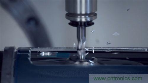 颠覆传统设计，苹果全新Mac Pro生产线探秘