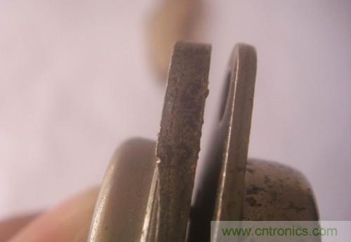 暴力拆解对比：进口金封三极管VS国产金封三极管