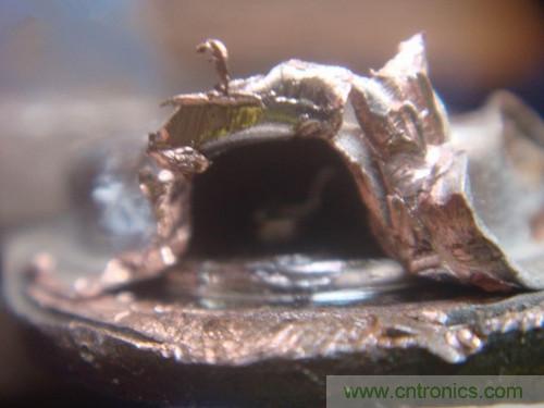 暴力拆解对比：进口金封三极管VS国产金封三极管