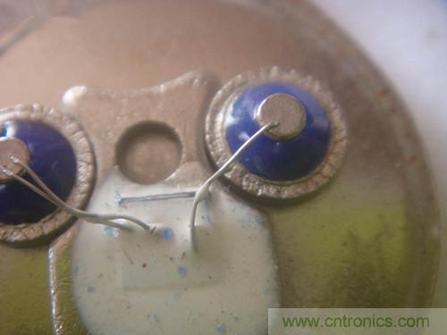 暴力拆解对比：进口金封三极管VS国产金封三极管