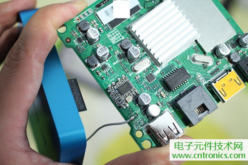 【拆解】不如小米？爱奇艺盒子全网首拆