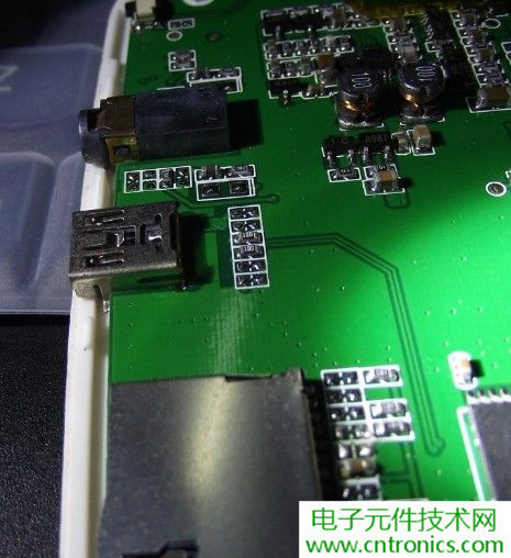 探秘电子纸！一款电纸书的电子墨水屏拆解