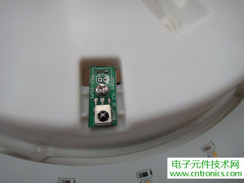 高端大气上档次！智能?？氐鞴釲ED吸顶灯拆解