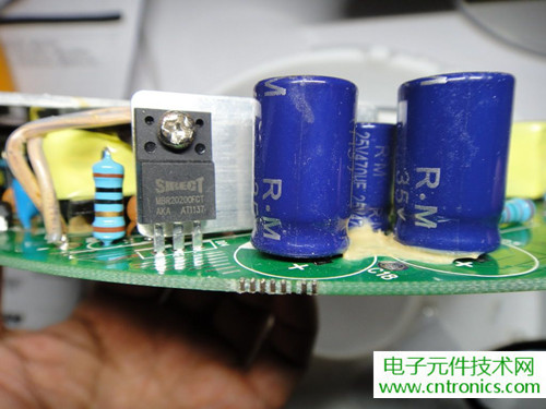 高端大气上档次！智能?？氐鞴釲ED吸顶灯拆解