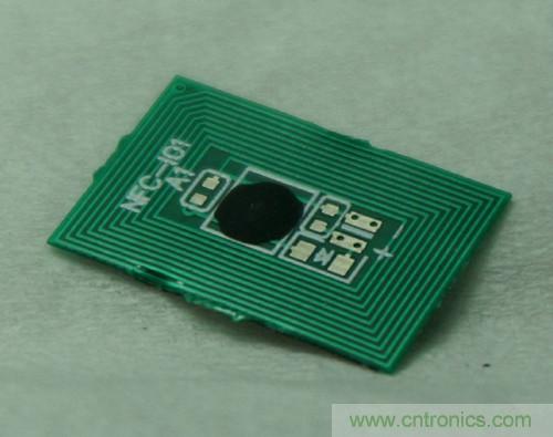 一分钱一分货！带NFC功能蓝牙耳机拆解