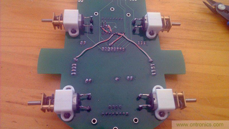 牛人力作！PCB版蓝牙智能小车DIY