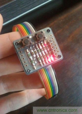 低调有内涵！别人看不懂的LED电子表DIY