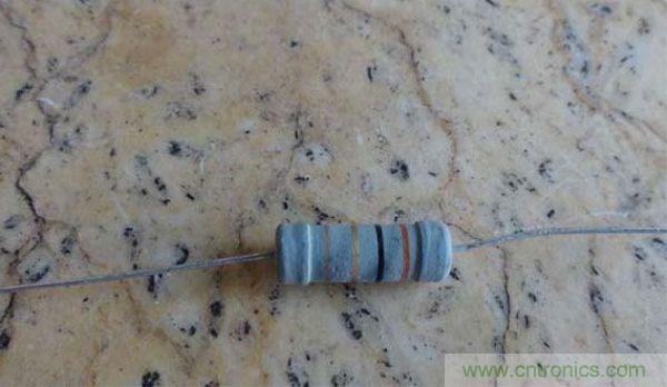 变废为宝！风扇散热器变身山寨LED灯