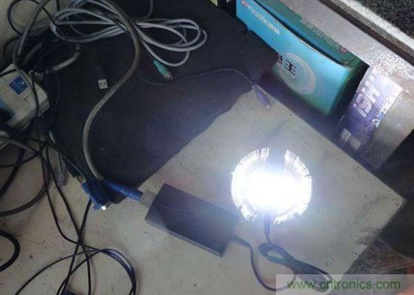 变废为宝！风扇散热器变身山寨LED灯