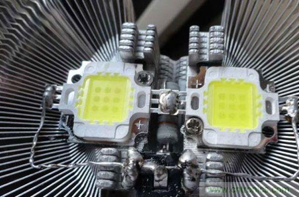 变废为宝！风扇散热器变身山寨LED灯