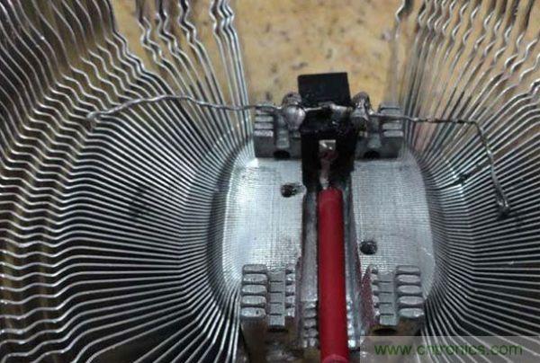 变废为宝！风扇散热器变身山寨LED灯