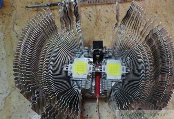 变废为宝！风扇散热器变身山寨LED灯