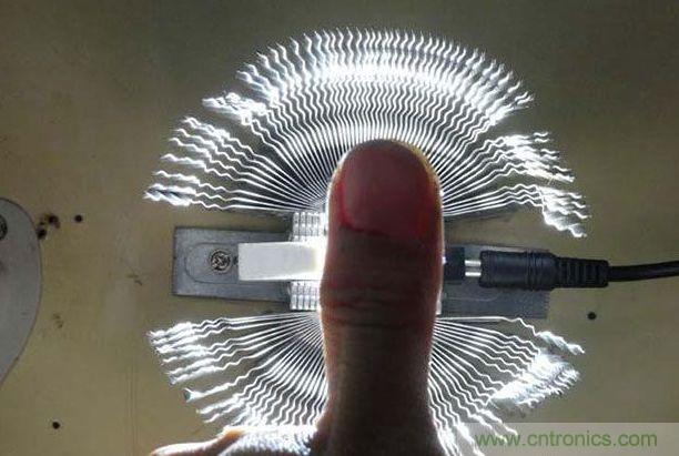 变废为宝！风扇散热器变身山寨LED灯