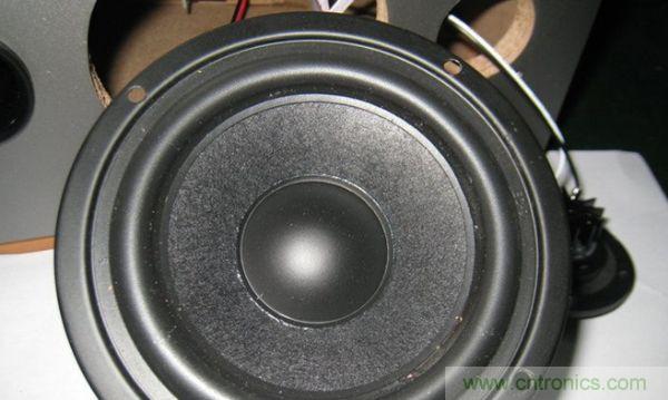 Nomex复合材料制成的全新4英寸低频扬声器