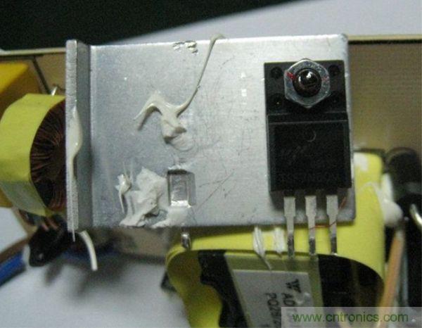 开关管有散热片