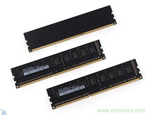 三条4GB DDR3L SDRAM内存