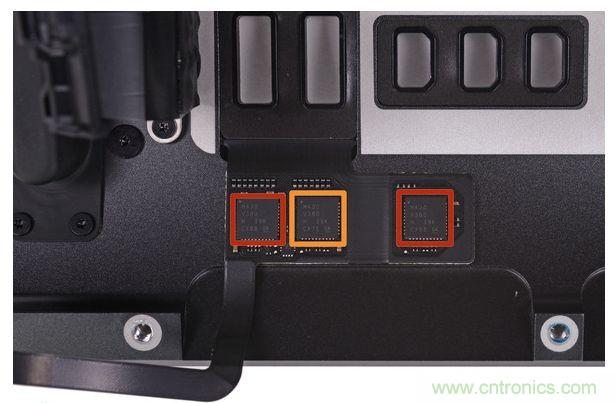 Mac Pro的后壳上还有三颗无法辨别的芯片