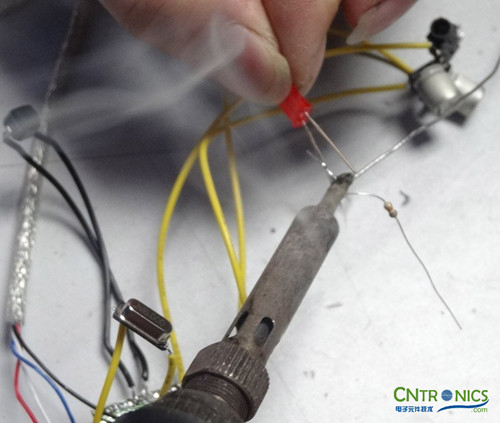 达人创意DIY:无线2.4G音频收发器