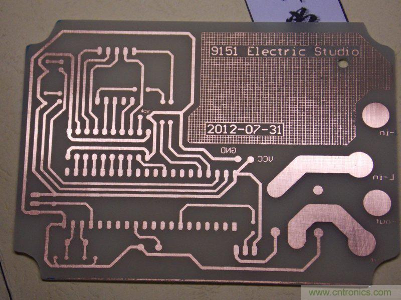 牛人全手工DIY：微电脑智能温控市电开关