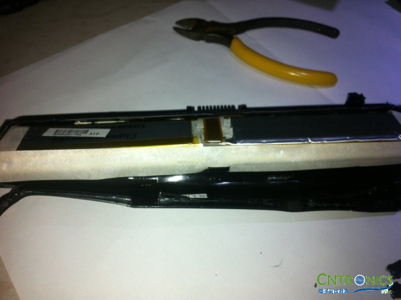 不一样的DELL笔记本电池拆解小窍门！