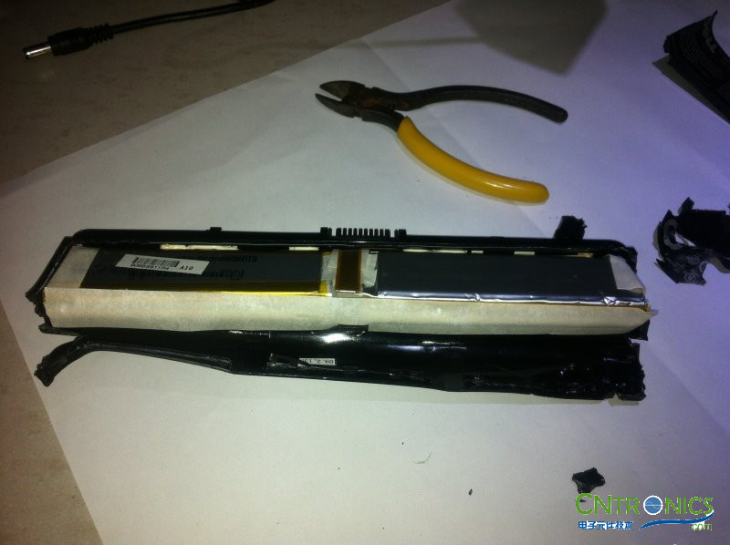 不一样的DELL笔记本电池拆解小窍门！