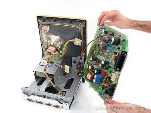 拆！古董级Macintosh 128K电脑