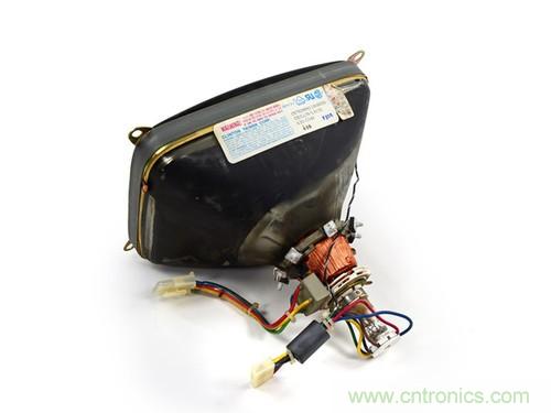 拆！古董级Macintosh 128K电脑