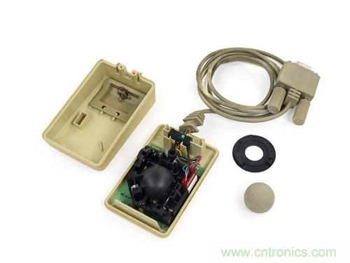 拆！古董级Macintosh 128K电脑