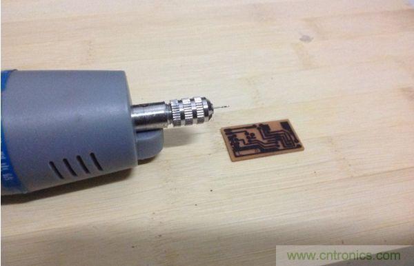 最细钻头，透光检查